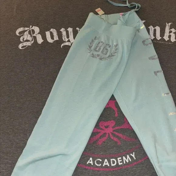 NWT Victoria’s Secret PINK Baby Blue Iridescent Sequin Bling Capri Pants- SM - Picture 6 of 12